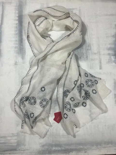 -Pashmina in lino ALTEA MILANO 70*200 cm n. 446 col. bianco con ricami blu