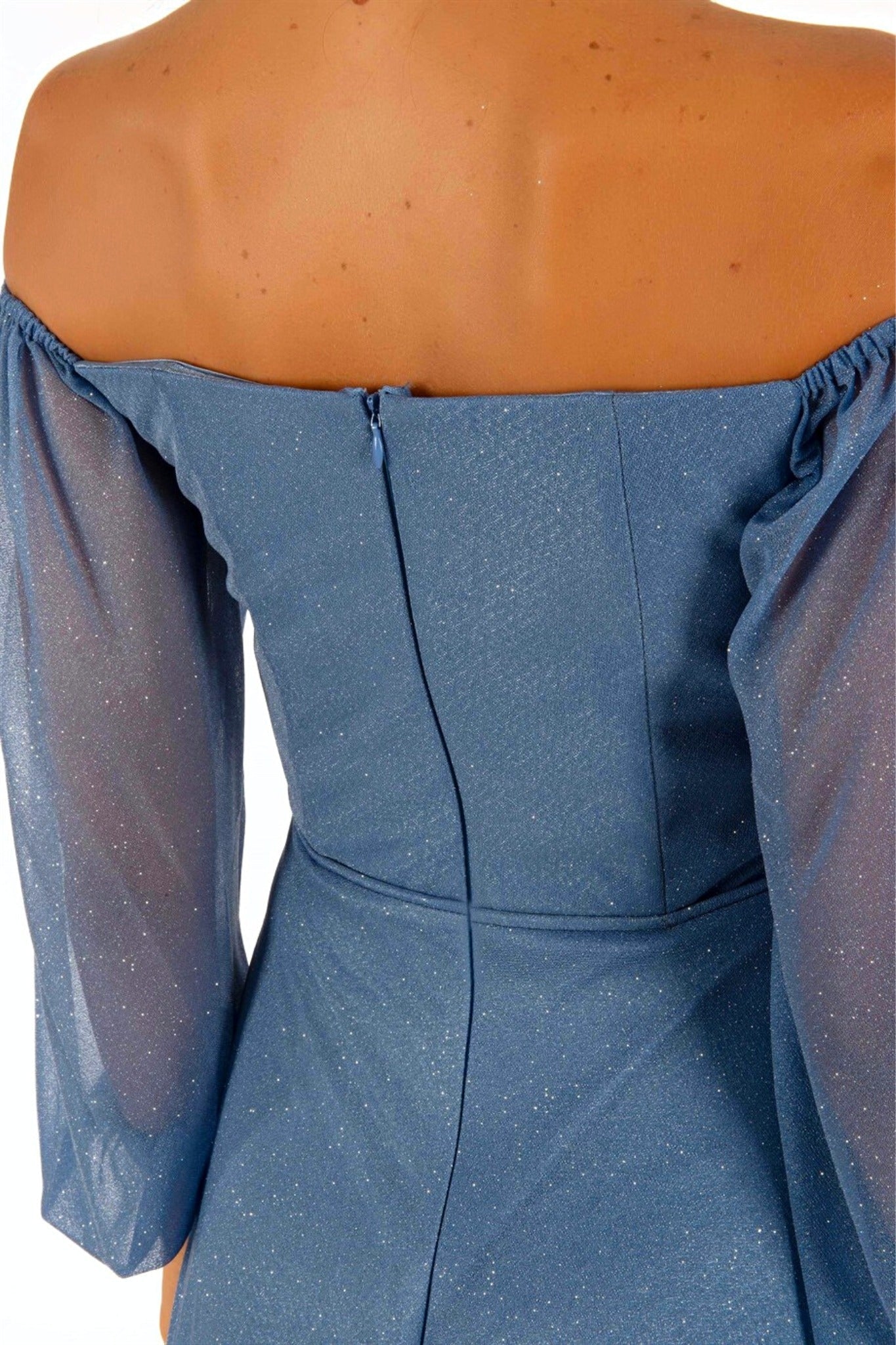 Abito lungo blu celeste in tessuto glitterato con maniche lunghe