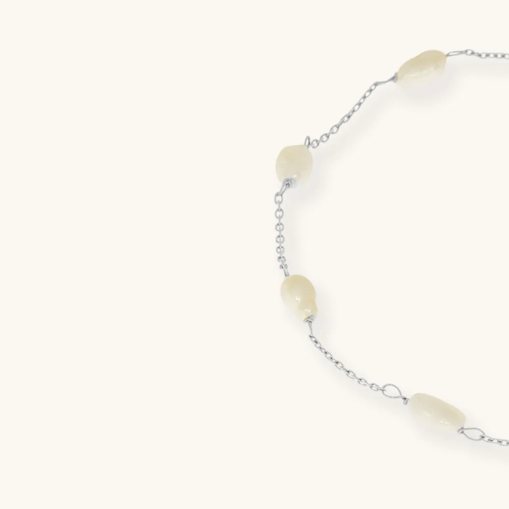 ALFYO Bracciale Let It Glow in Oro Bianco con Perle Barocche