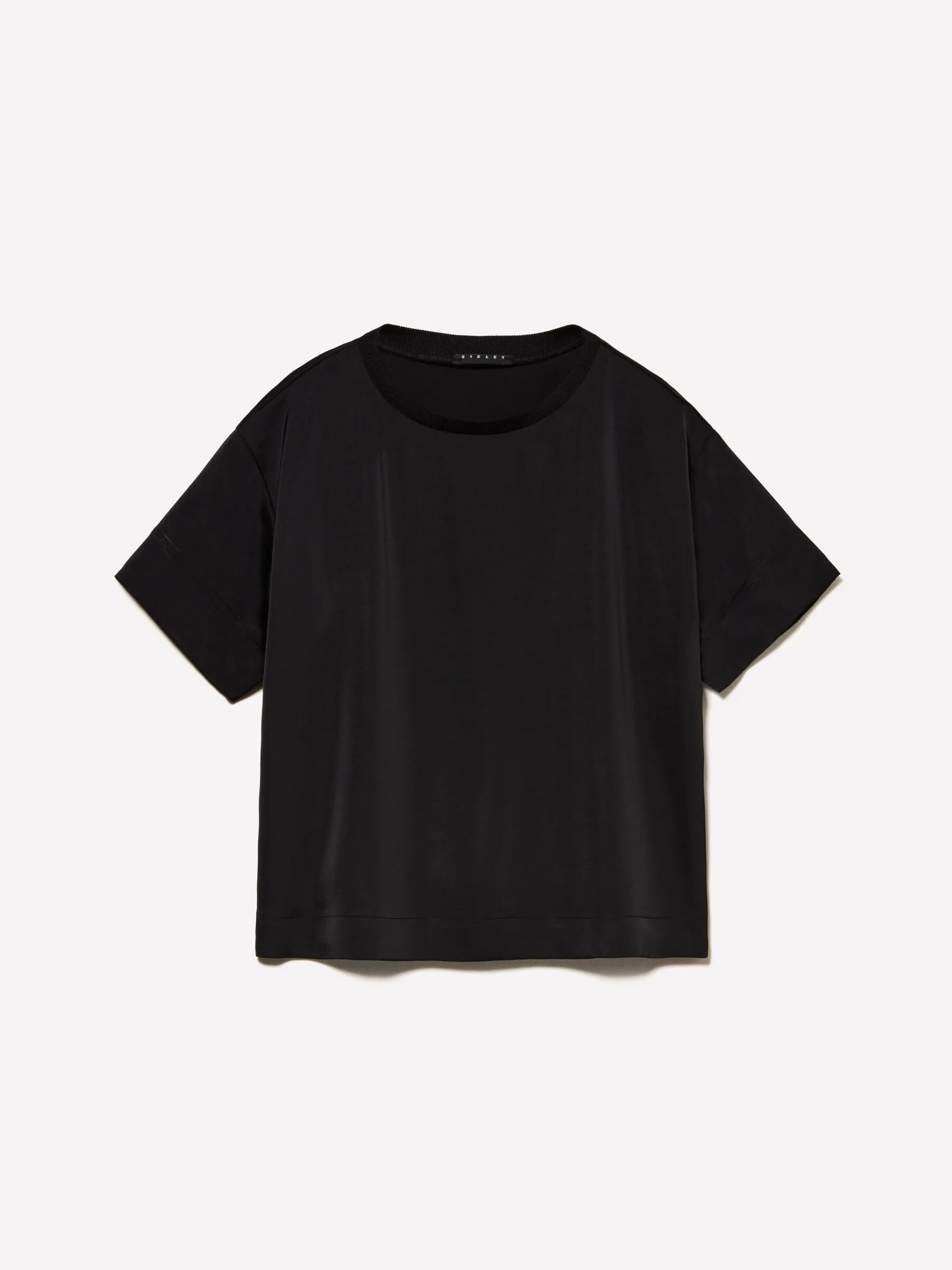 Blusa nera a maniche corte