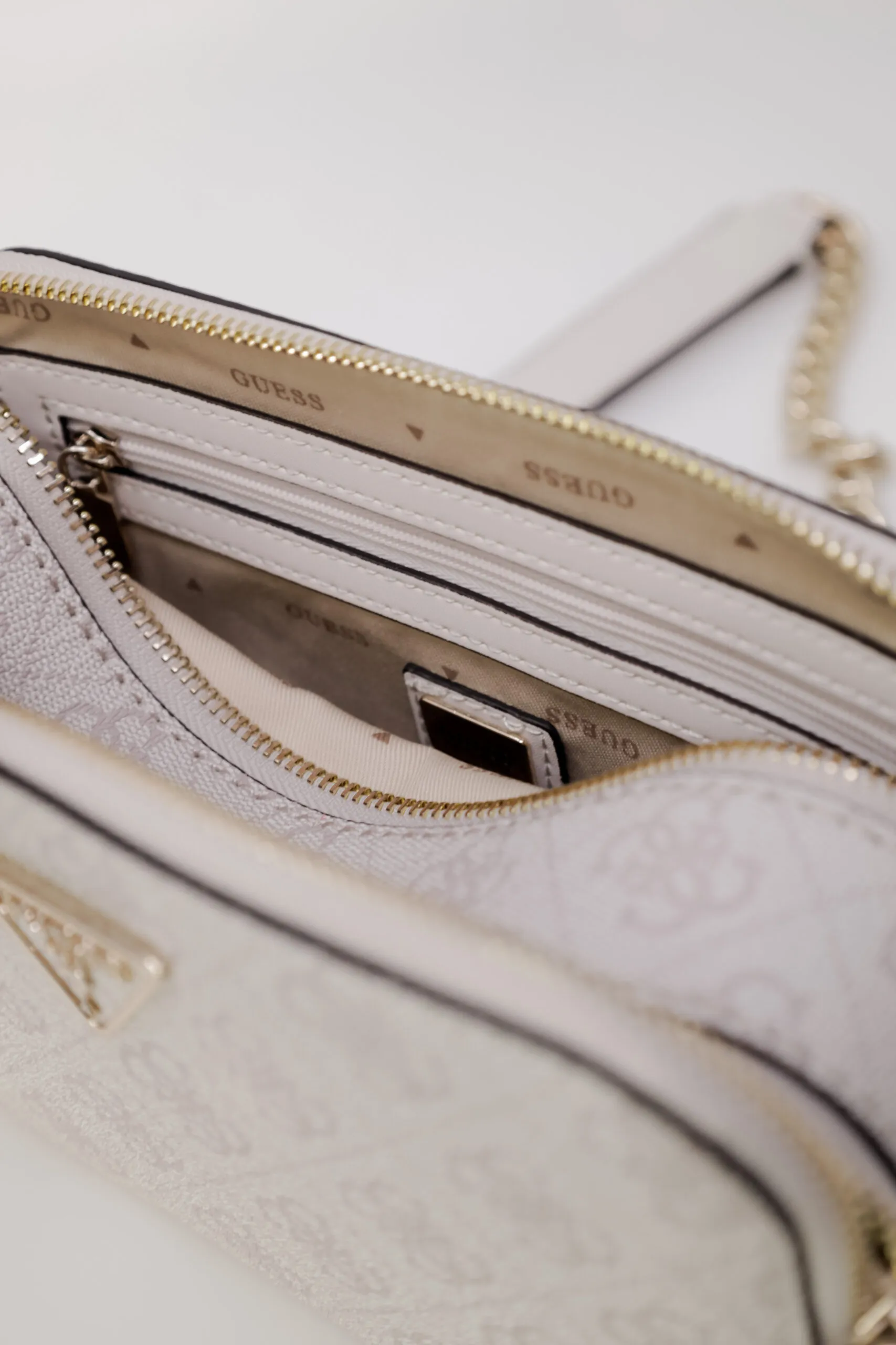 Borsa Guess NOELLE CROSSBODY CAMERA Rosa Cipria