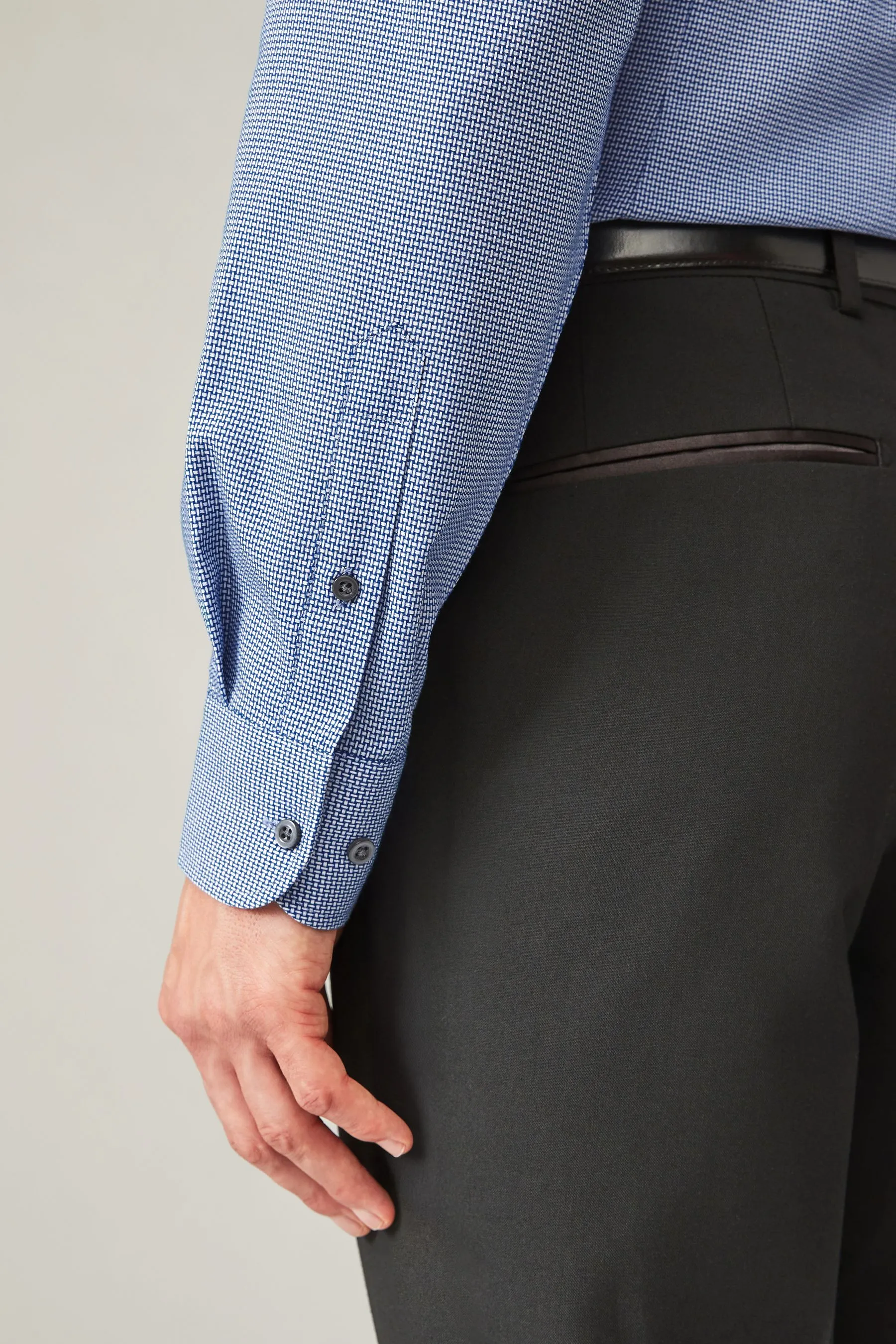 Camicia con polsino singolo testurizzato di facile manutenzione    