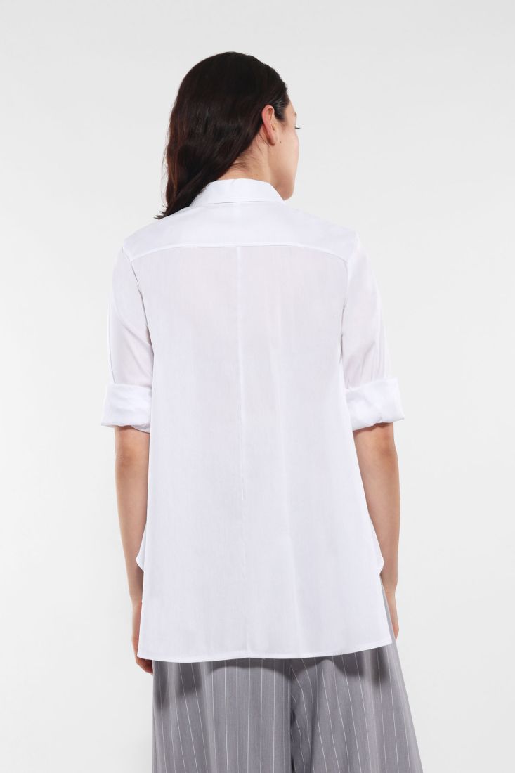 Camicia oversize asimmetrica con colletto classico