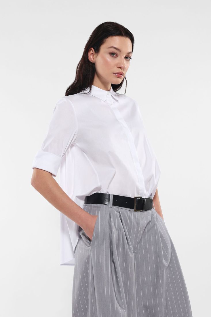 Camicia oversize asimmetrica con colletto classico