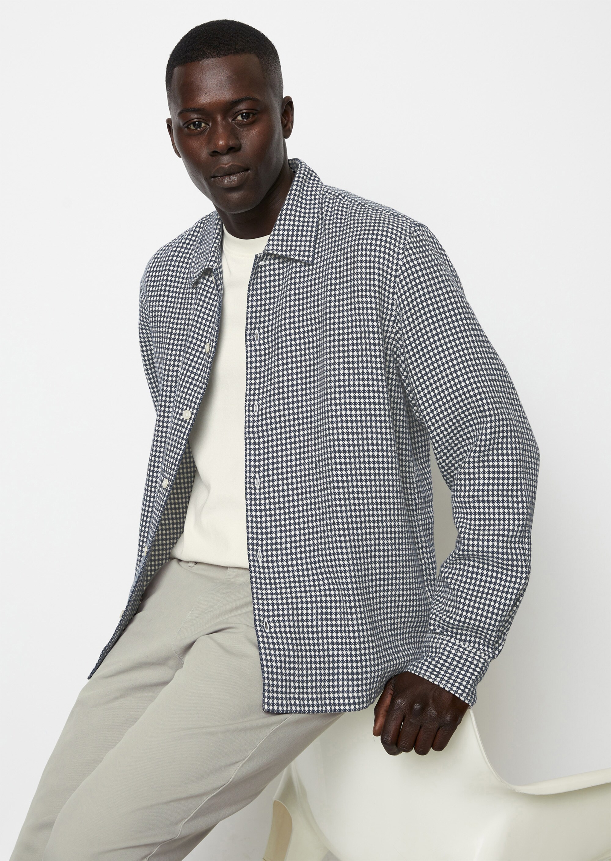 Camicia regolare con motivo a quadri tinto in filo