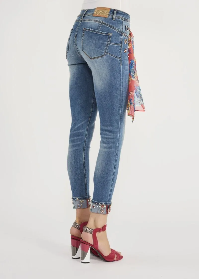 Jeans skinny con foulard