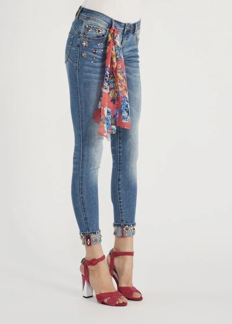 Jeans skinny con foulard