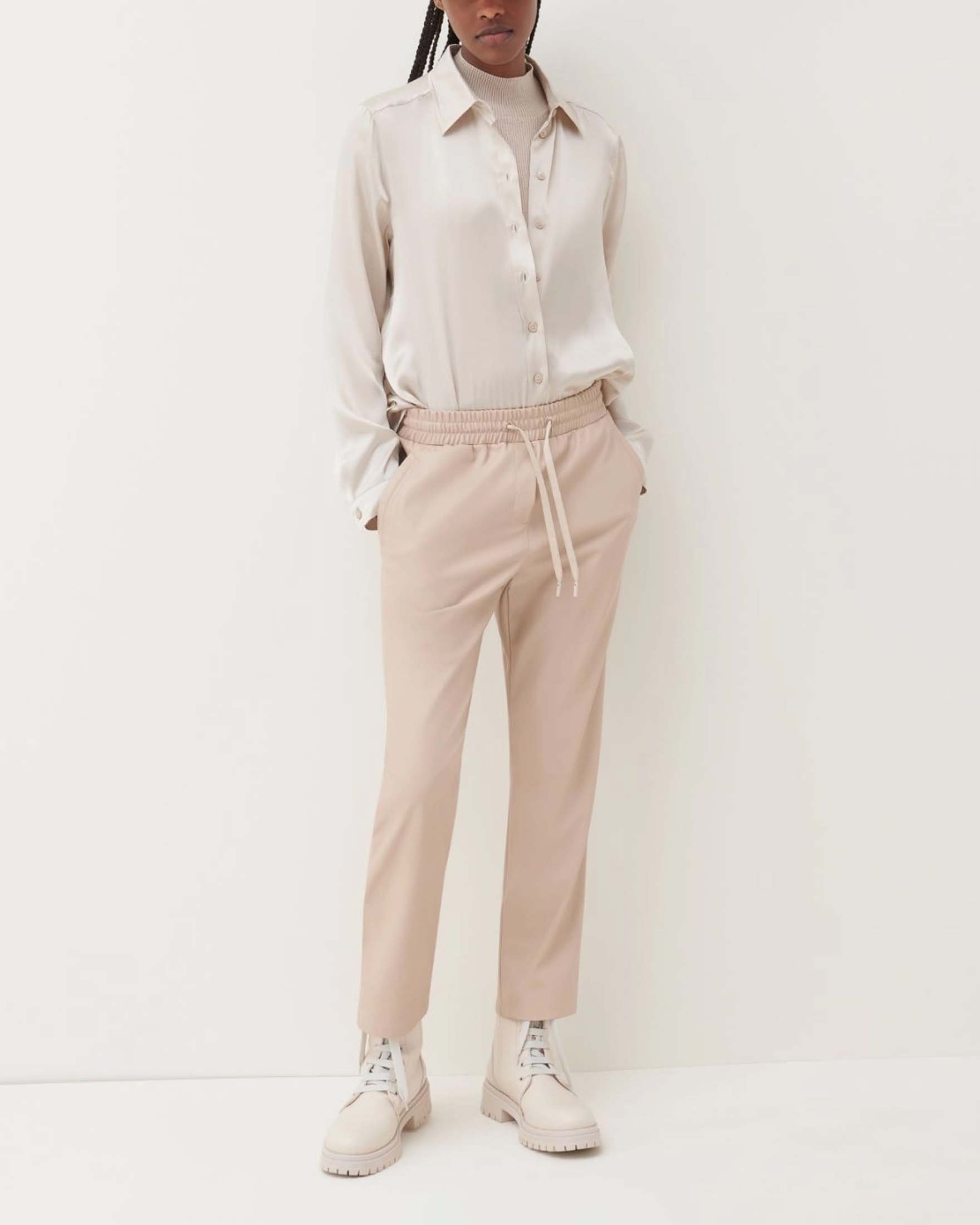 Joggers in similpelle color sabbia con coulisse in vita Linea MONOCHROME