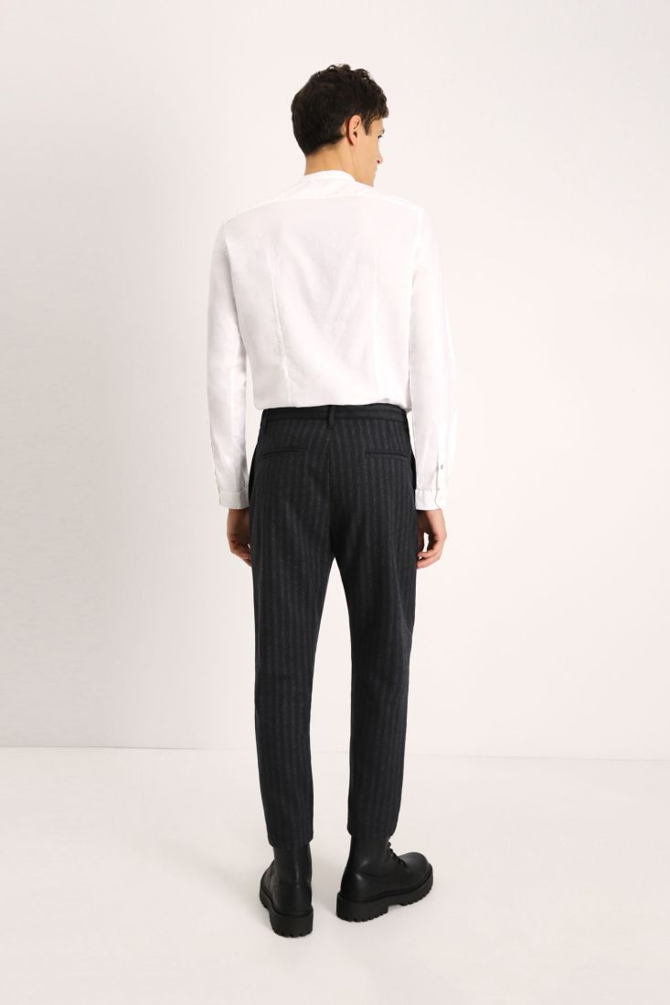 Pantaloni slim-fit a righe con pinces