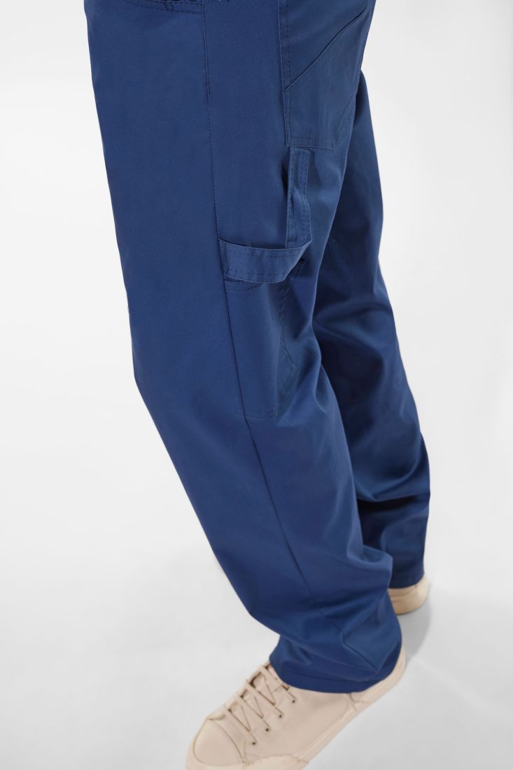 Pantaloni straight monocolour con cinque tasche