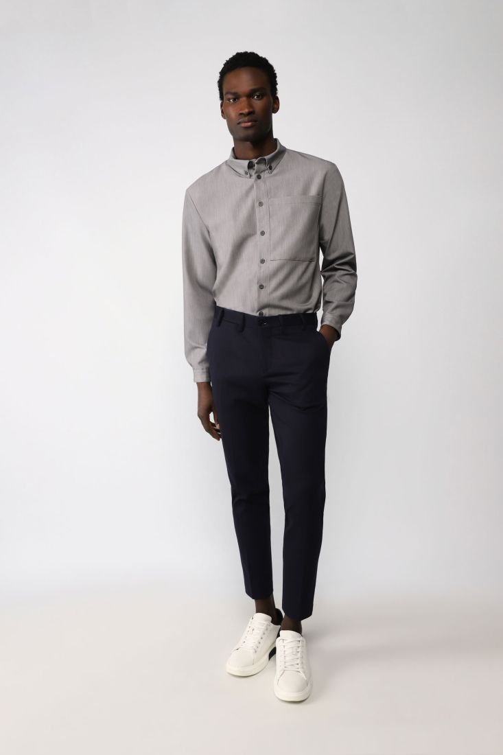 Pantaloni straight monocolour con piega stirata