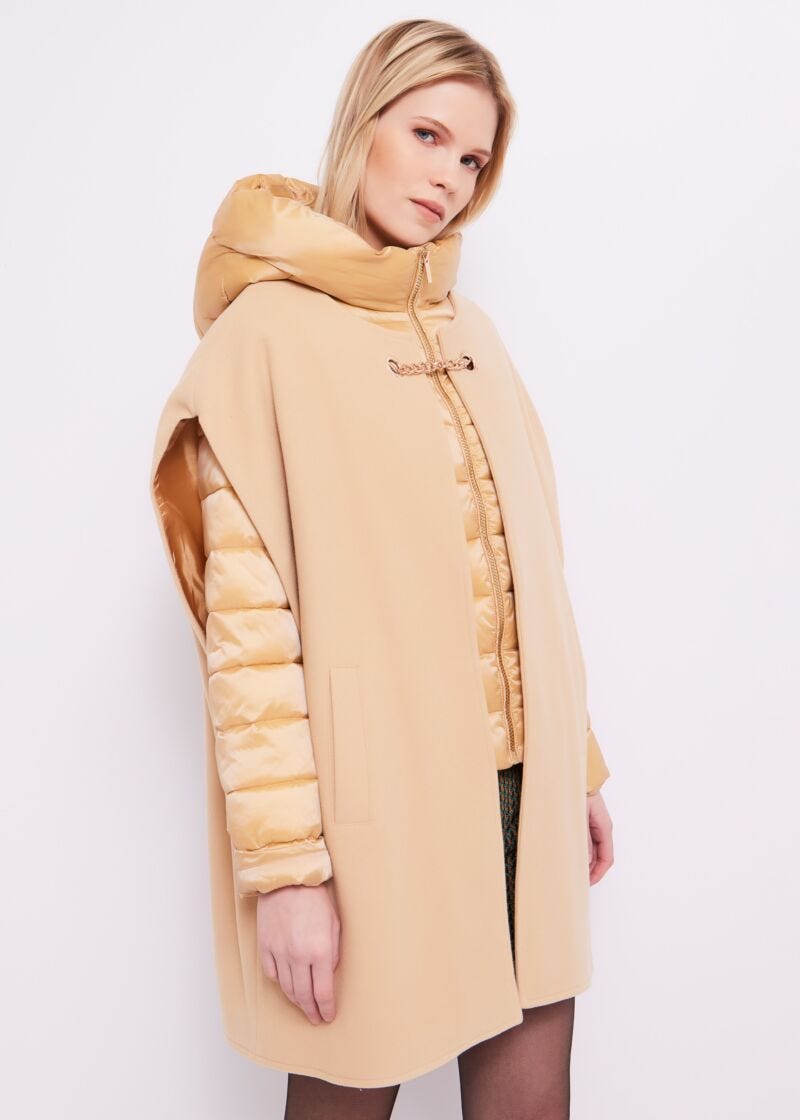 Piumino con cappuccio in nylon
