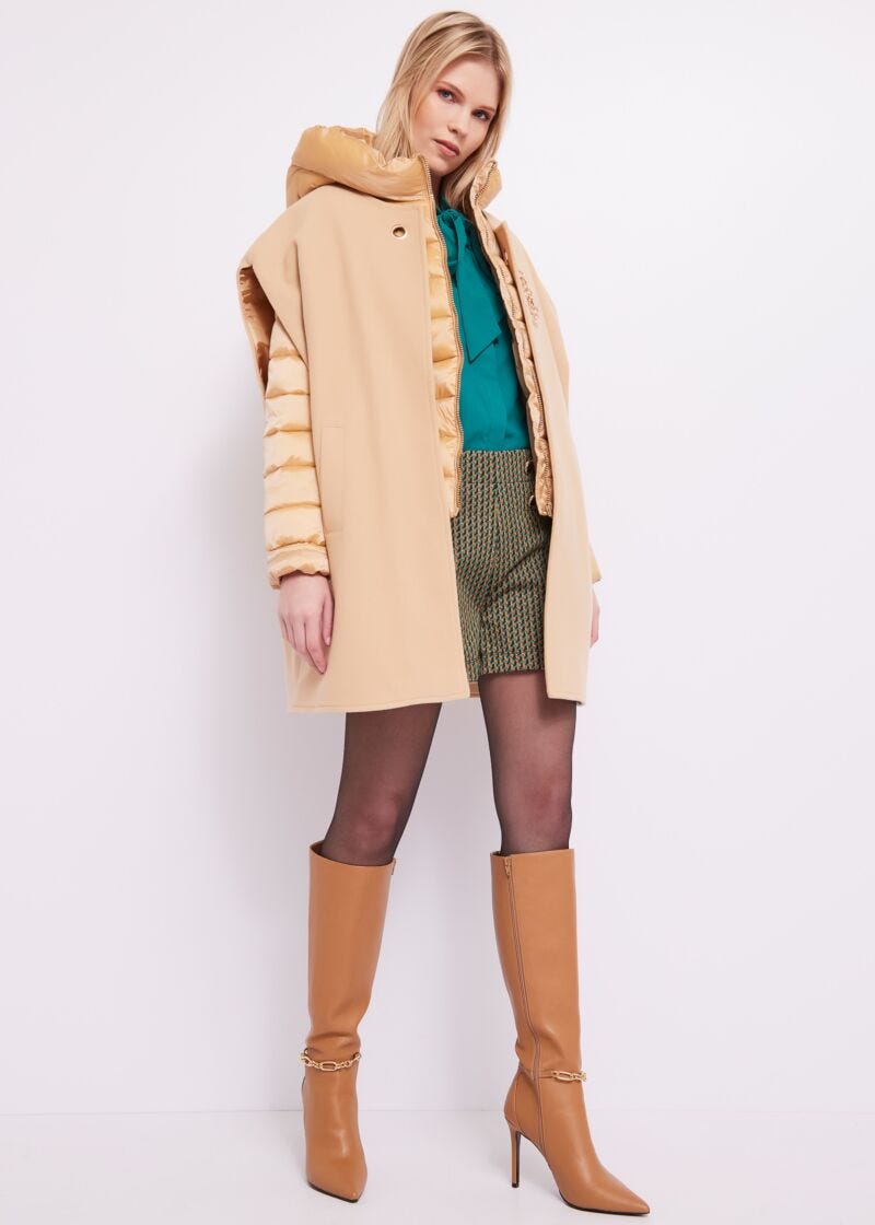 Piumino con cappuccio in nylon