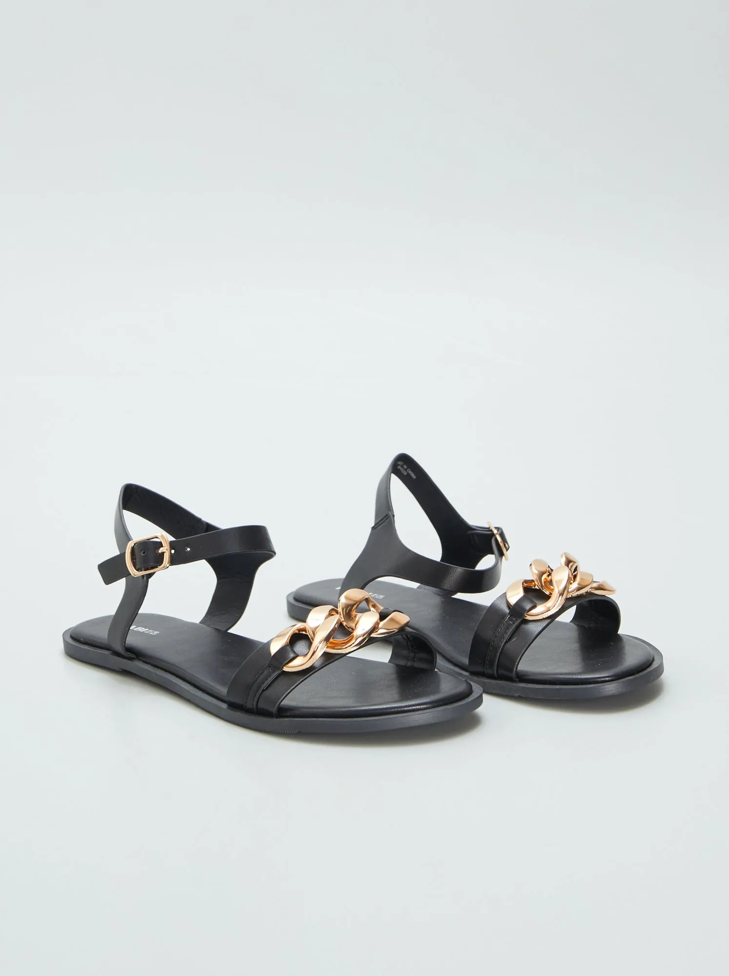 Sandali con catenella - nero