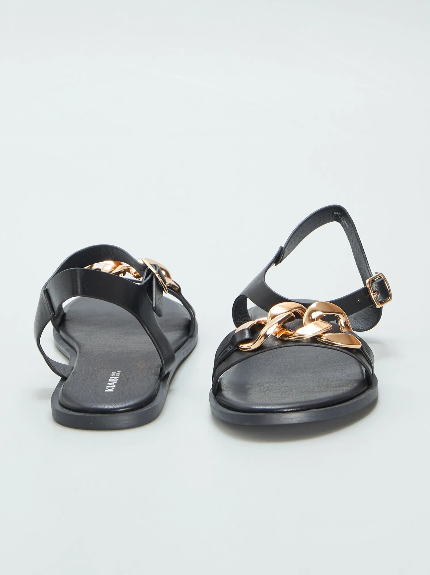 Sandali con catenella - nero