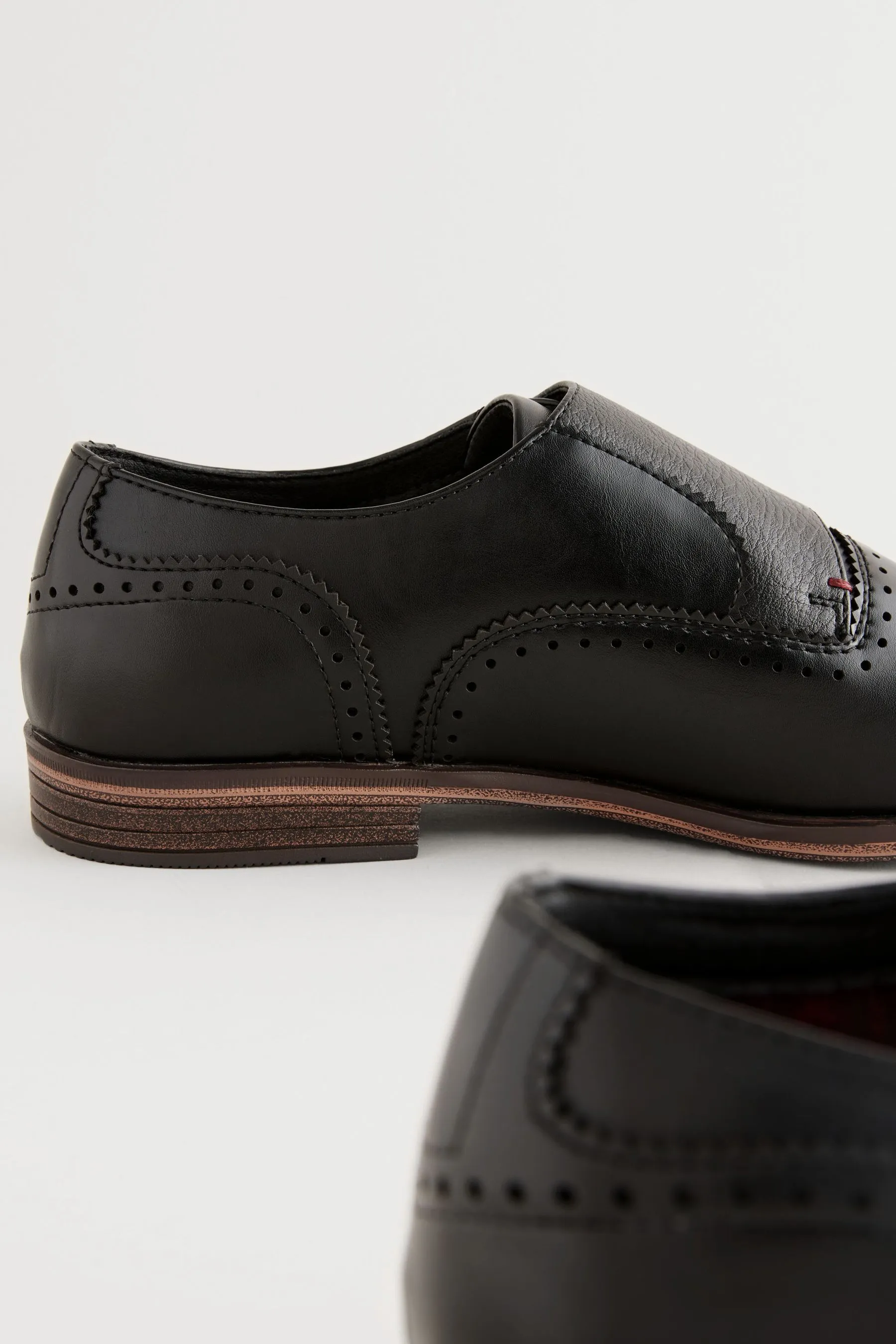 Scarpe con punta rinforzata con fibbia    