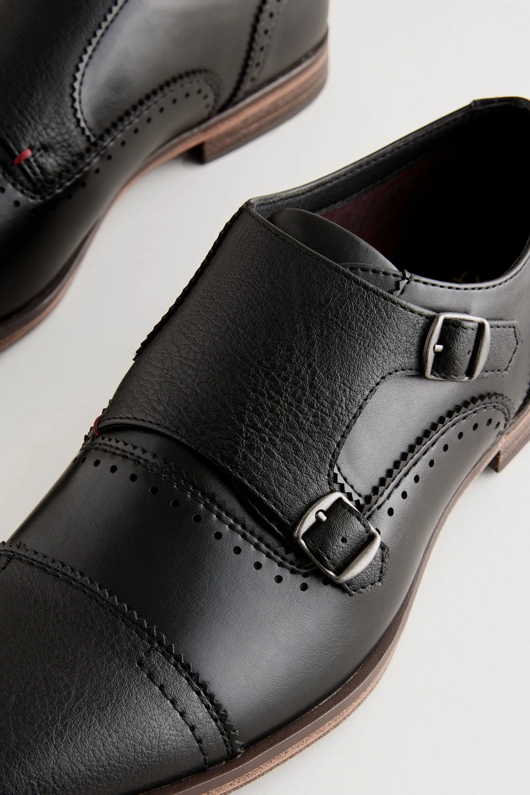 Scarpe con punta rinforzata con fibbia    