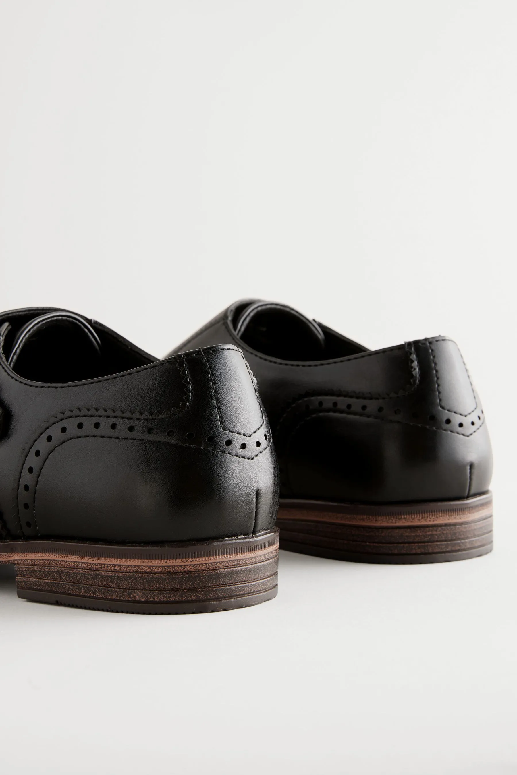 Scarpe con punta rinforzata con fibbia    