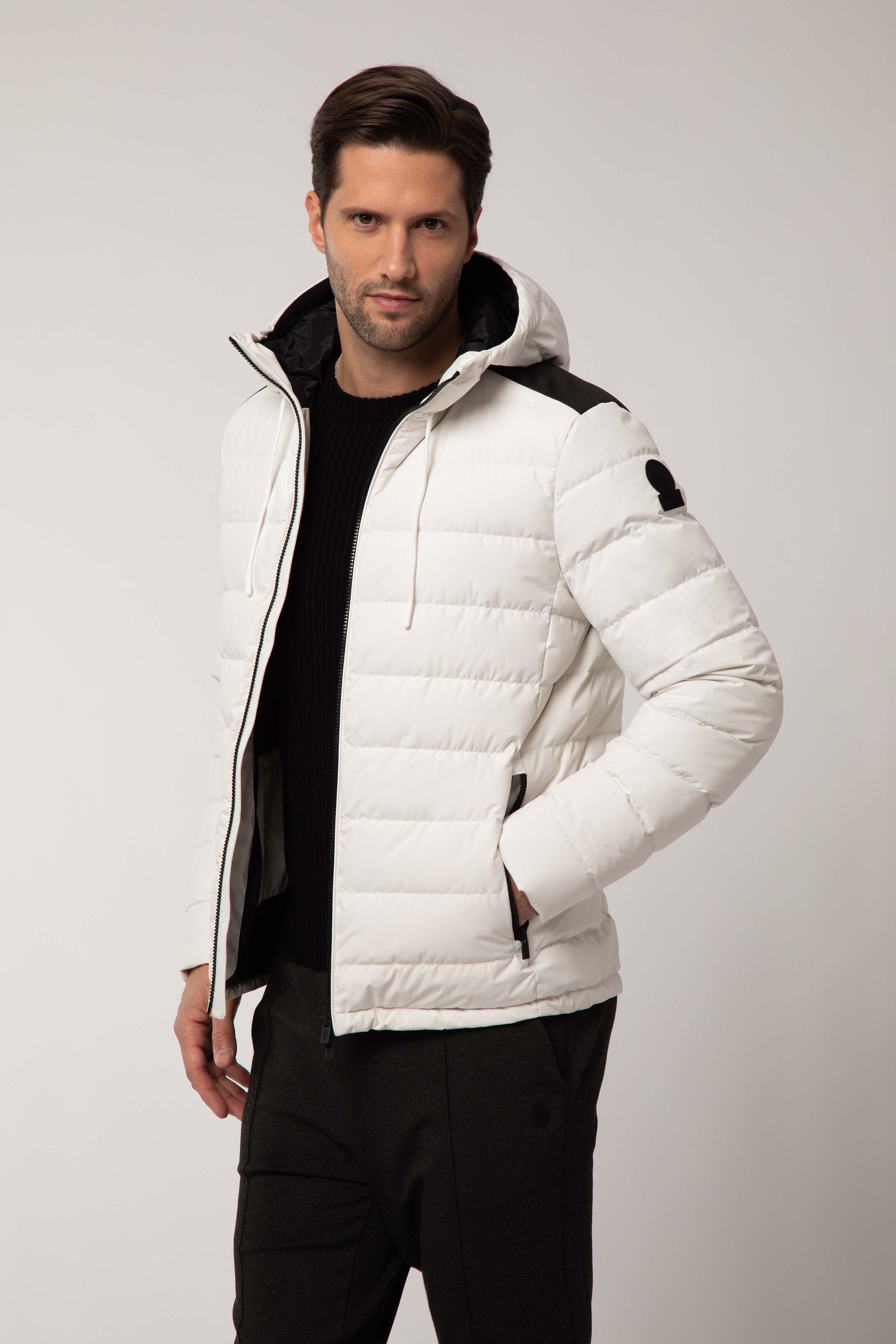 STEVENSON 2.0 – Piumino invernale bianco con cappuccio