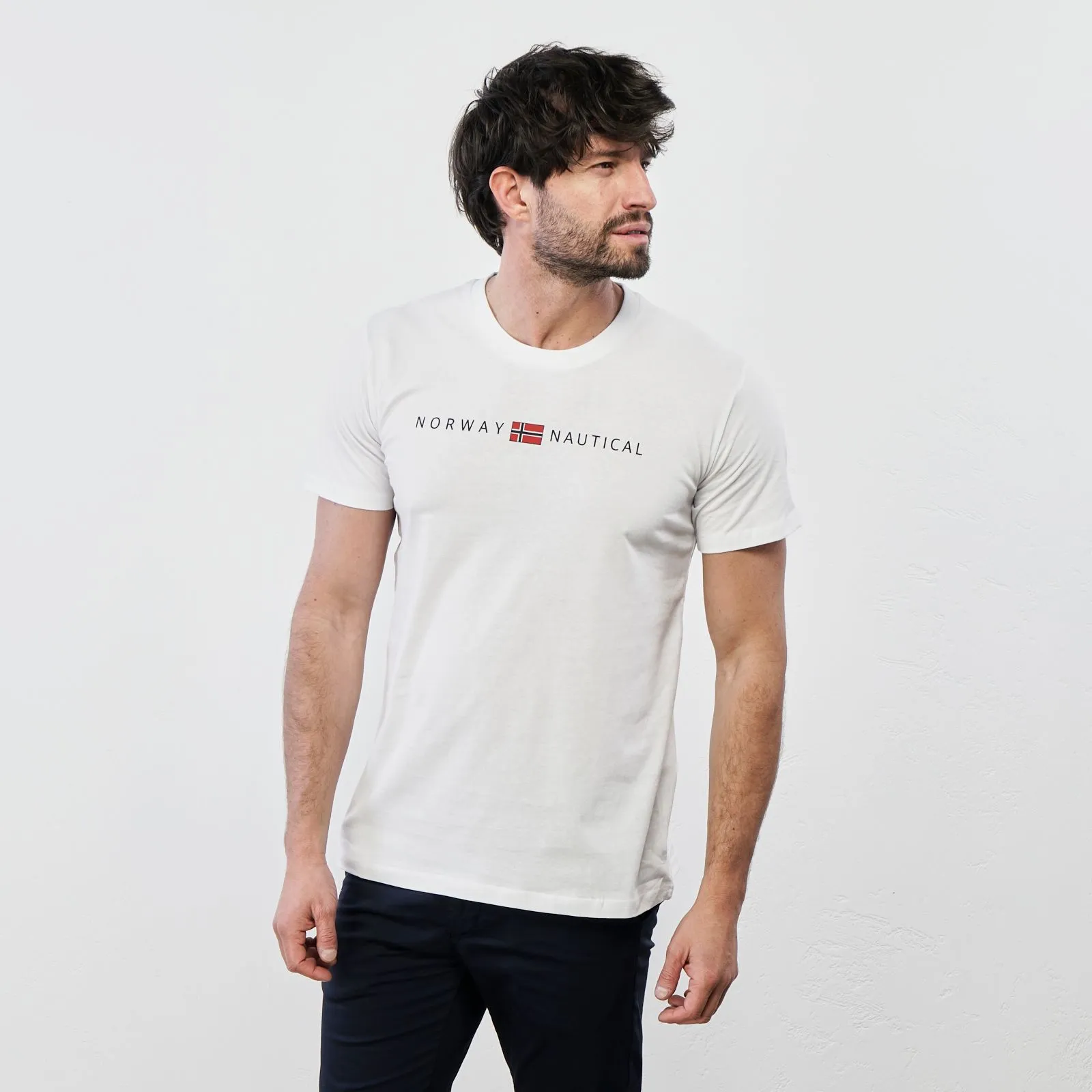T-shirt bianca in cotone con maniche corte e logo a contrasto