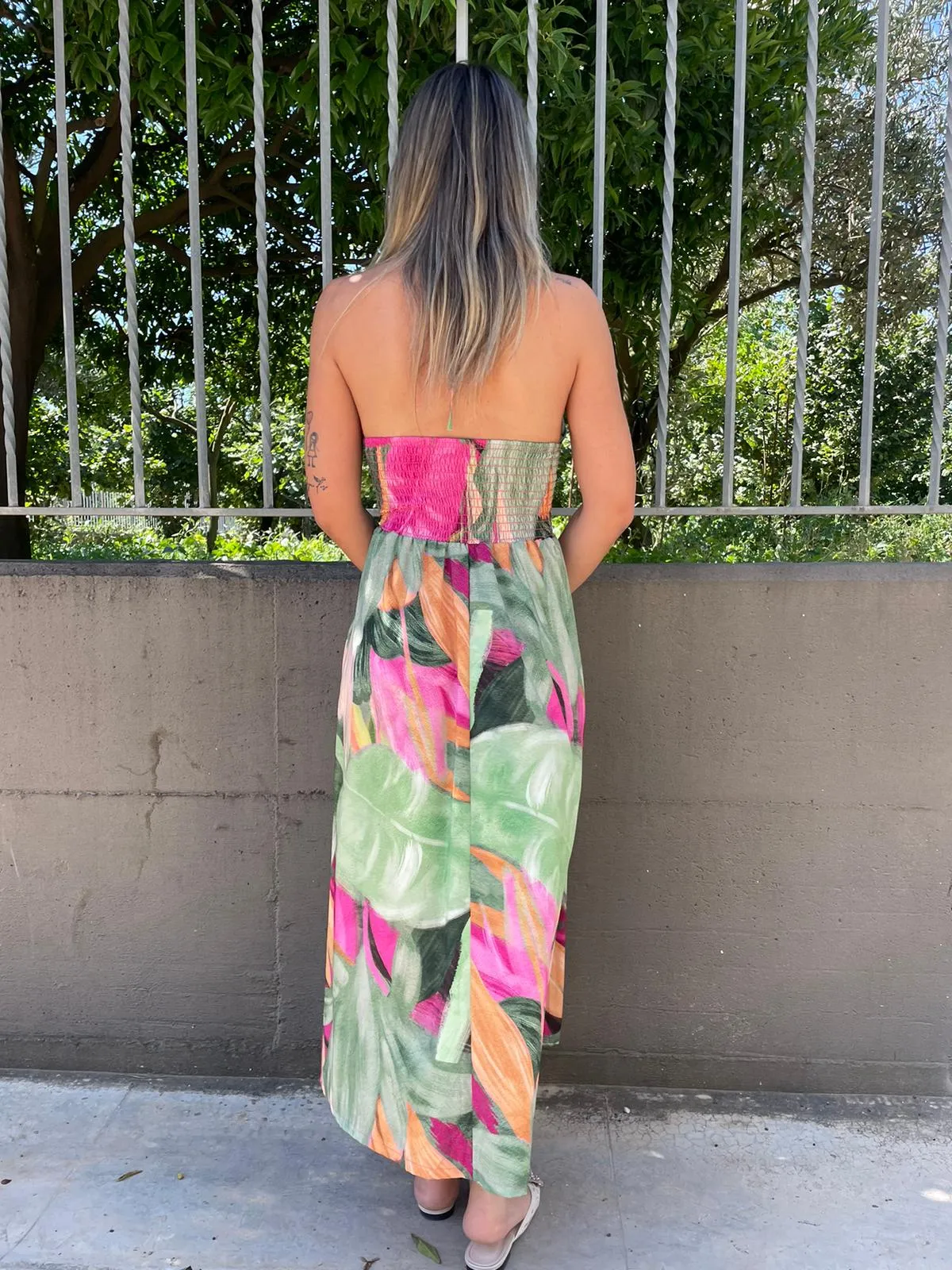 Vestito lungo fantasia astratta cut-out